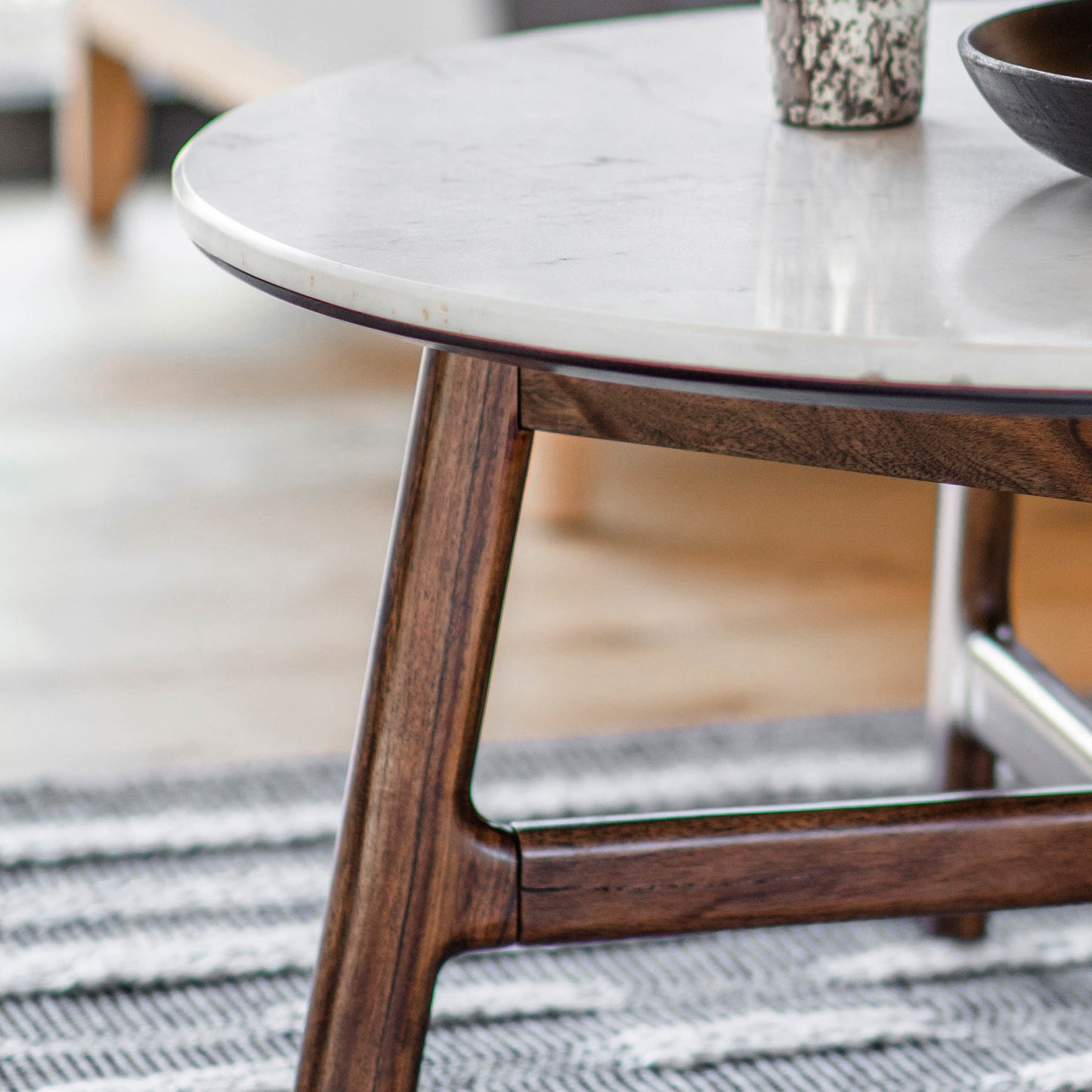 Barcelona Round Coffee Table Dark Wood / Marble