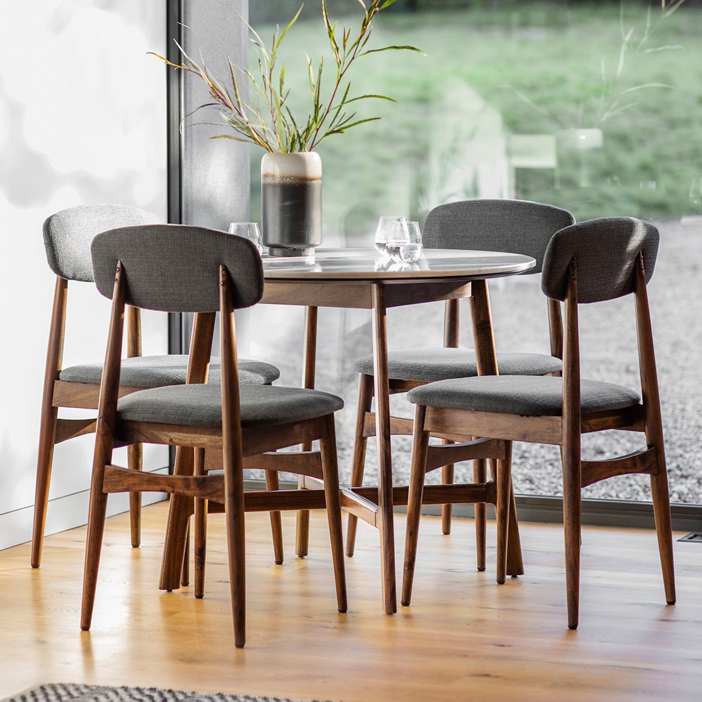 Barcelona Dining Table Round Dark Wood / Marble