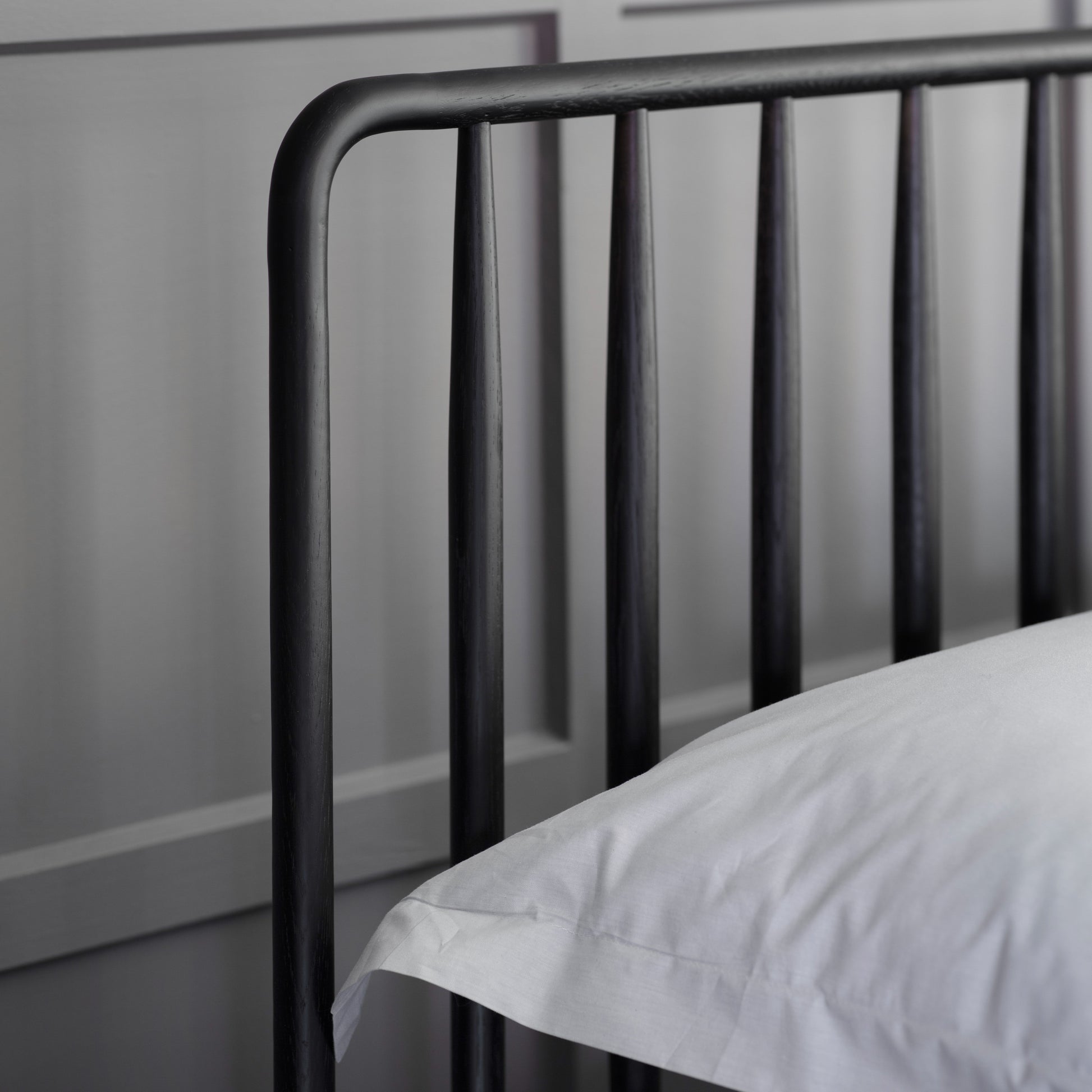 Wycombe Bed Black King