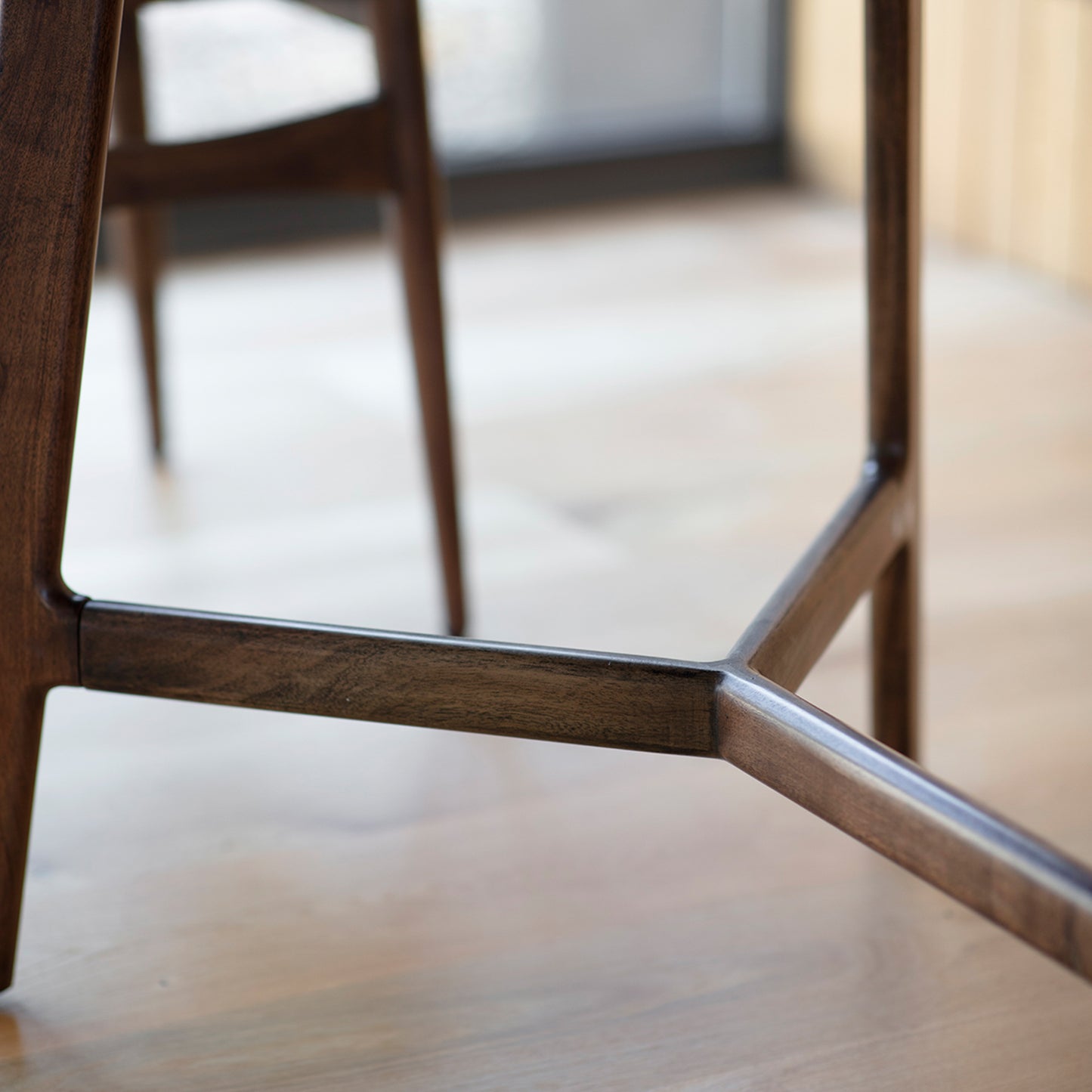 Barcelona Dining Table Dark Wood / Marble