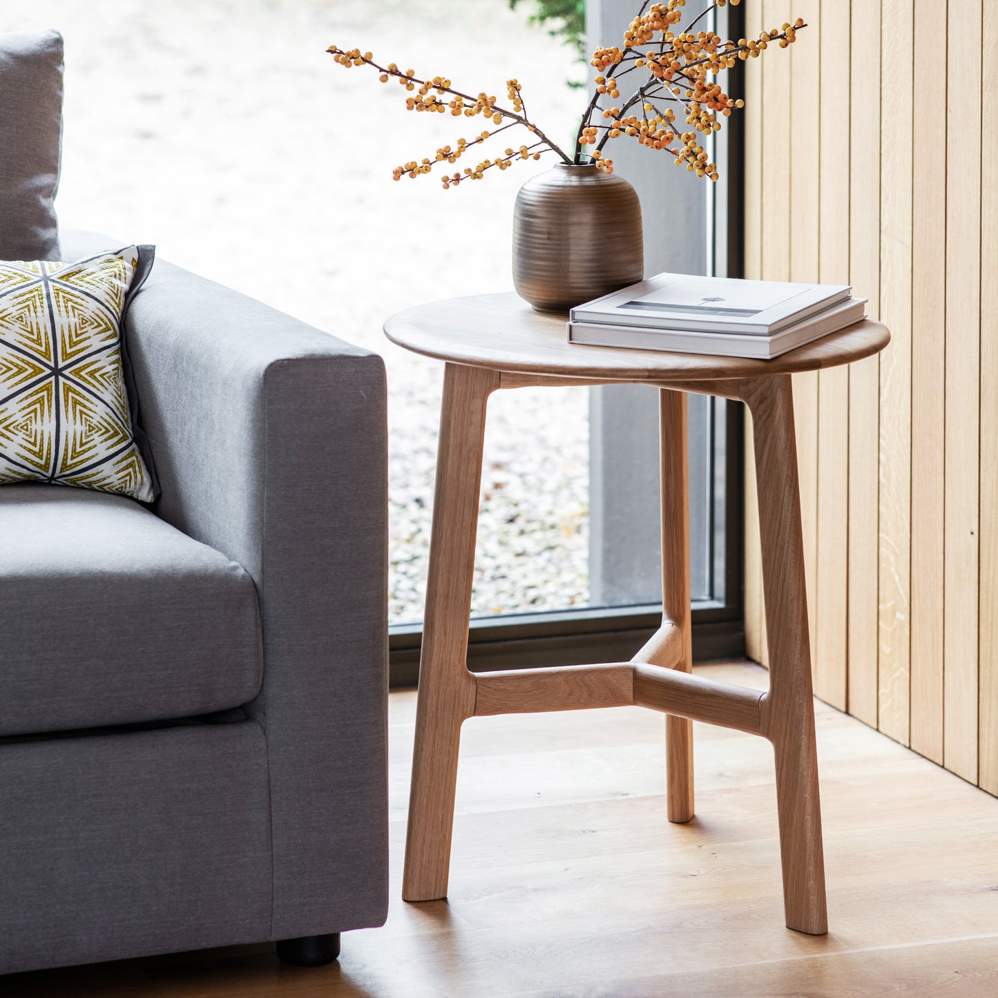 Madrid Round Side Table Oak