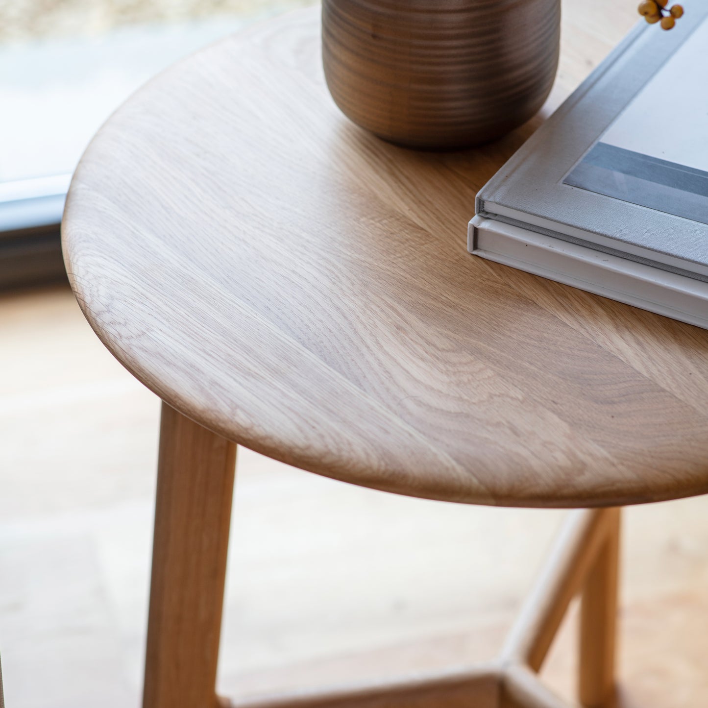 Madrid Round Side Table Oak