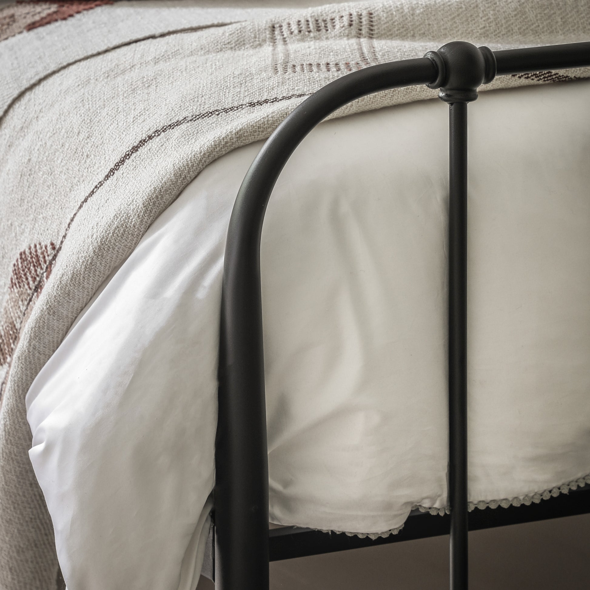 Loughton Bed Black Single