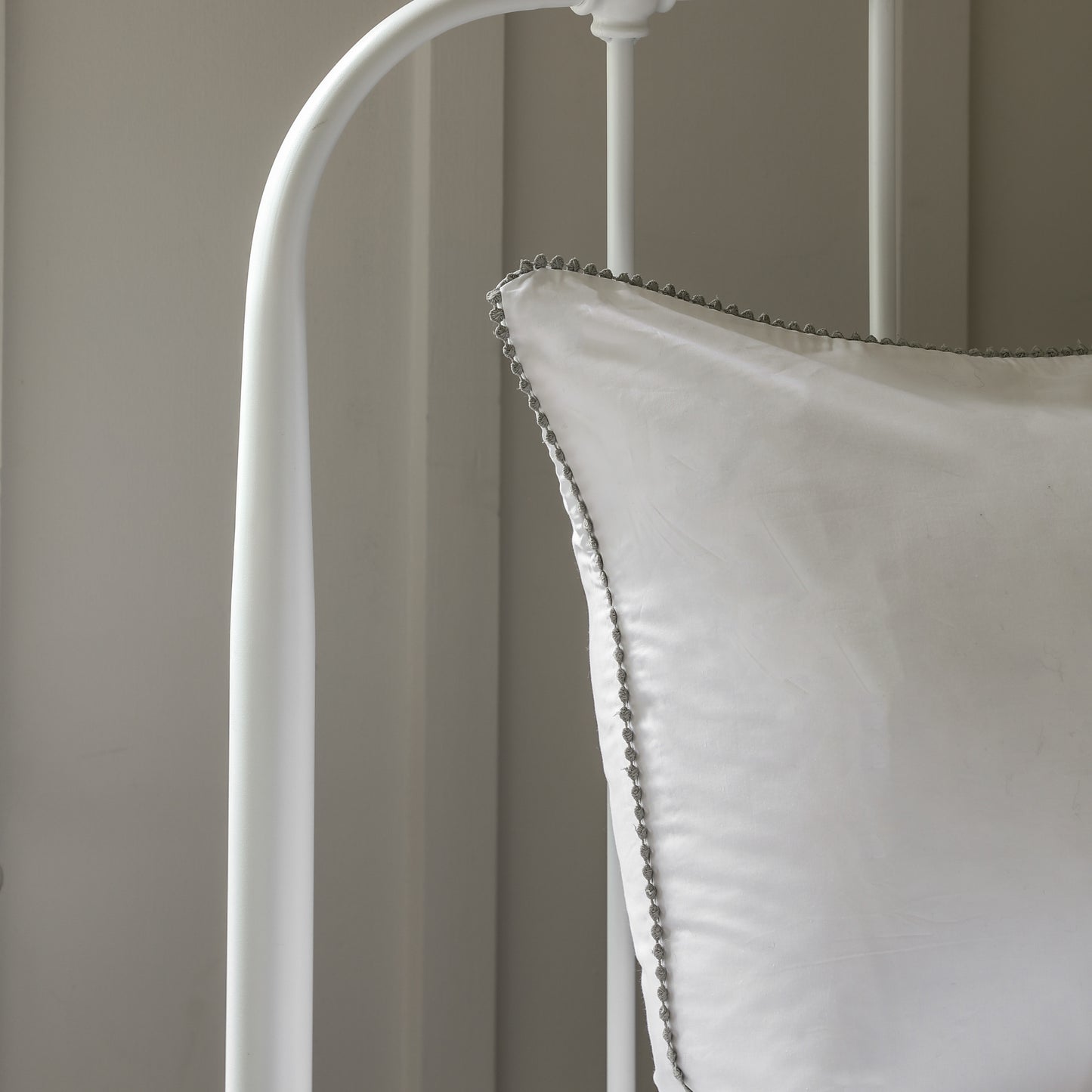 Loughton Bed Ivory Single