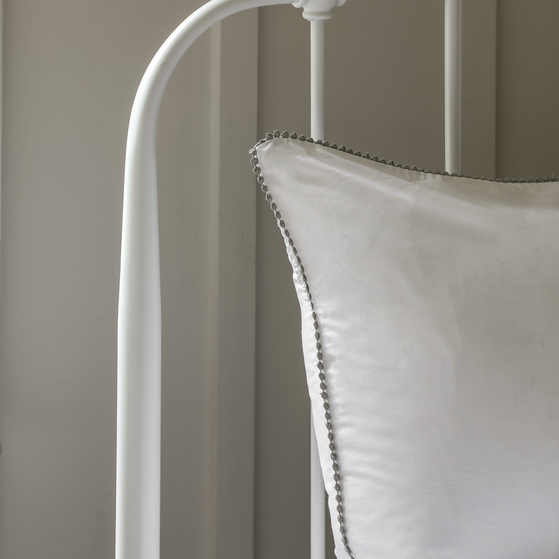 Loughton Bed Ivory Single