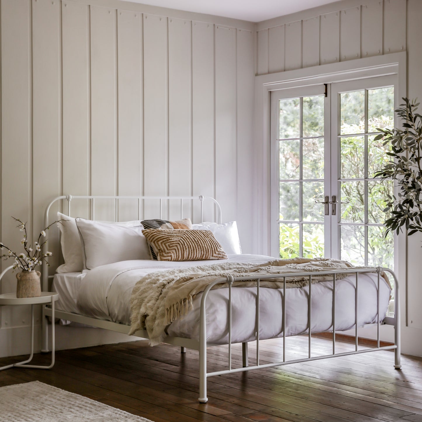 Loughton Bed Ivory King