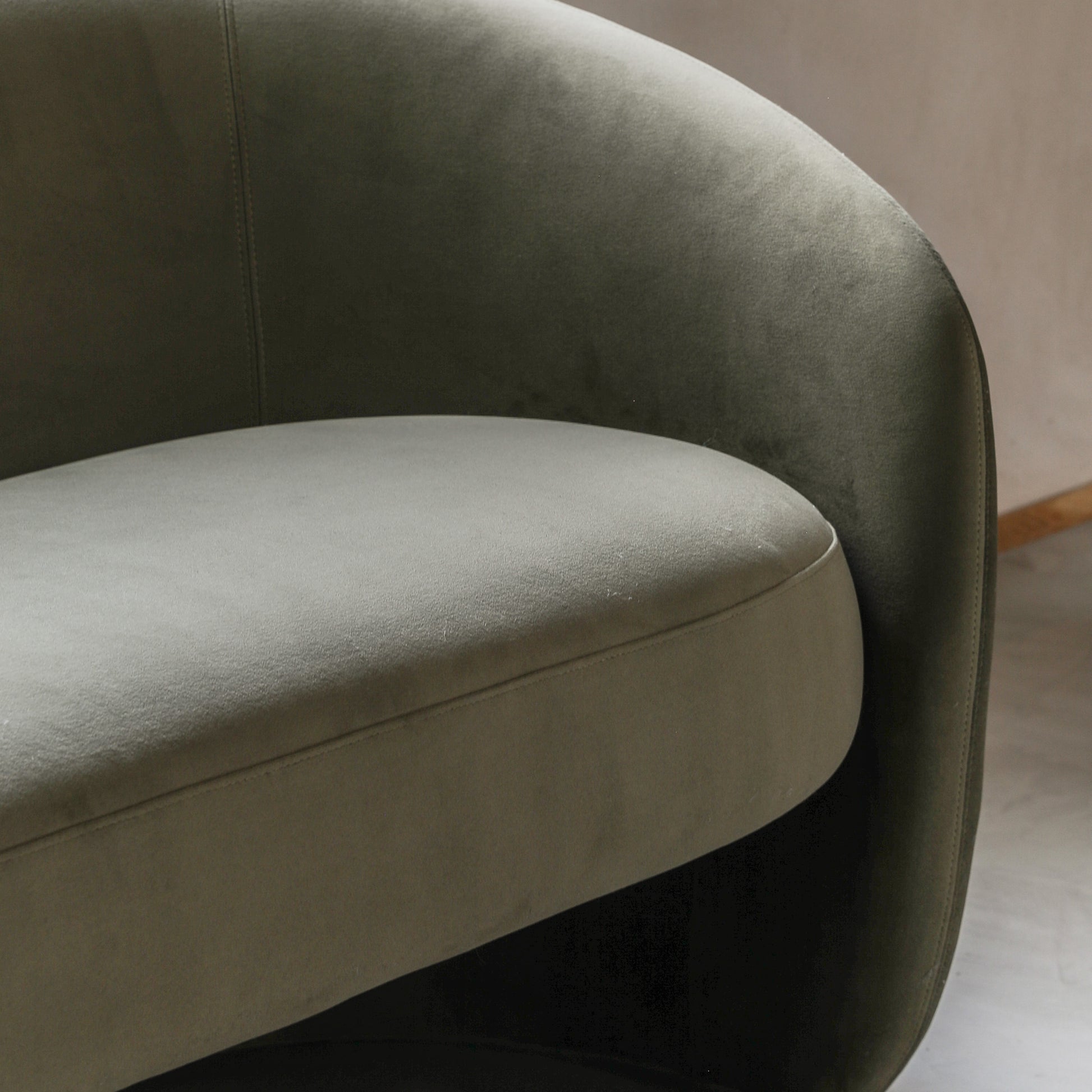 Curvo 2 Seater Sofa Moss Green