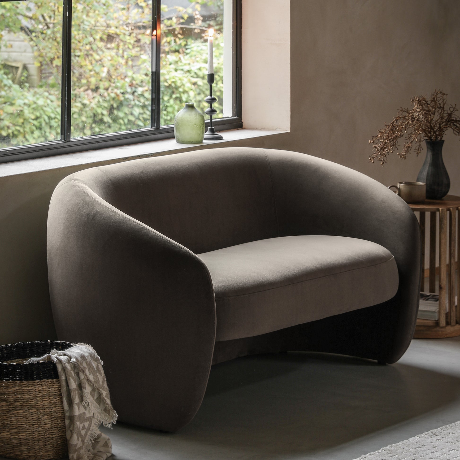 Curvo 2 Seater Sofa Espresso
