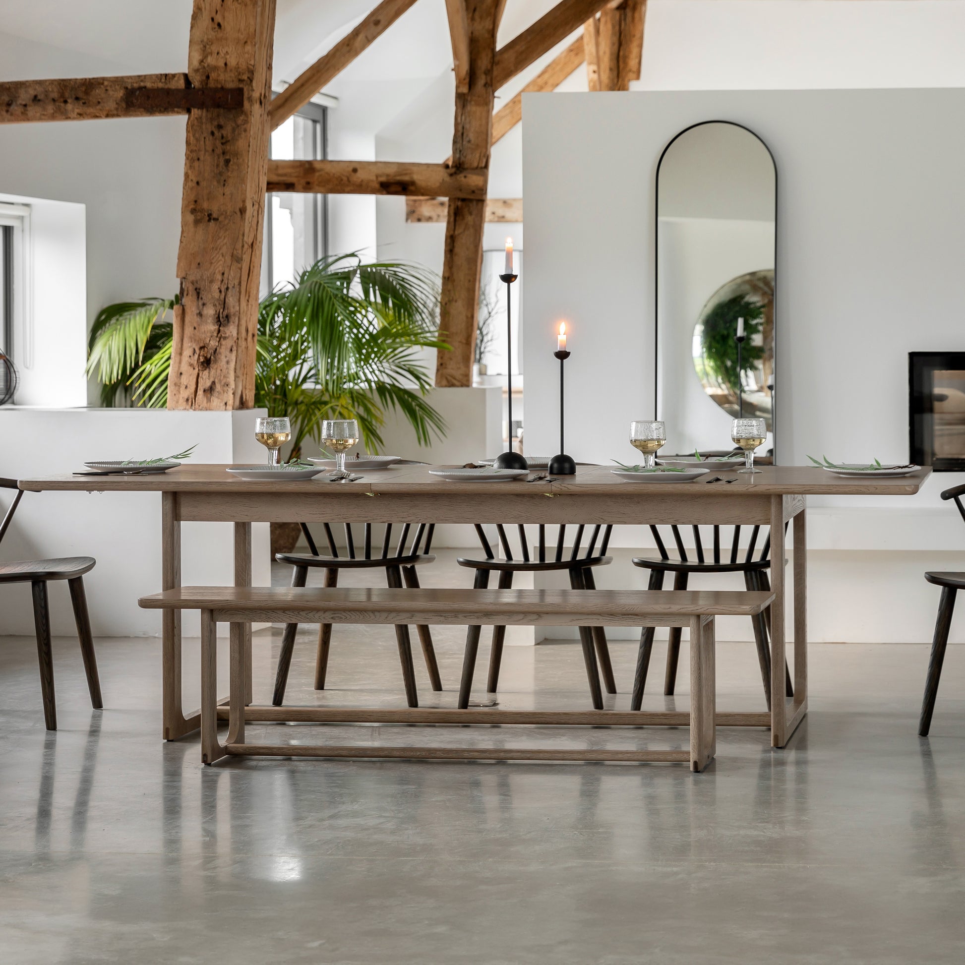Craft Ext Dining Table Smoked