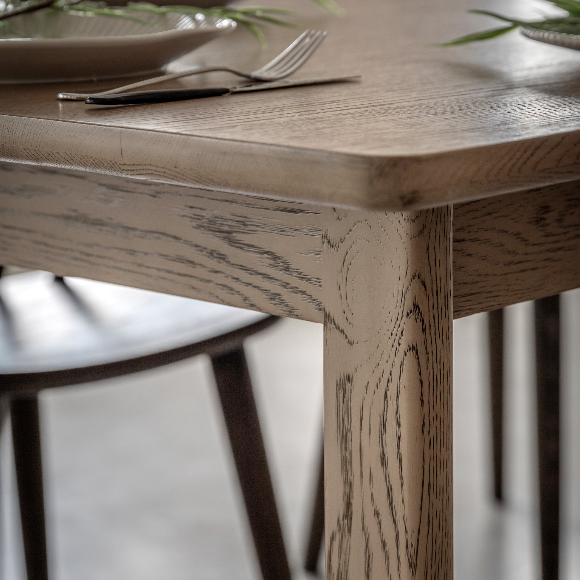 Craft Ext Dining Table Smoked