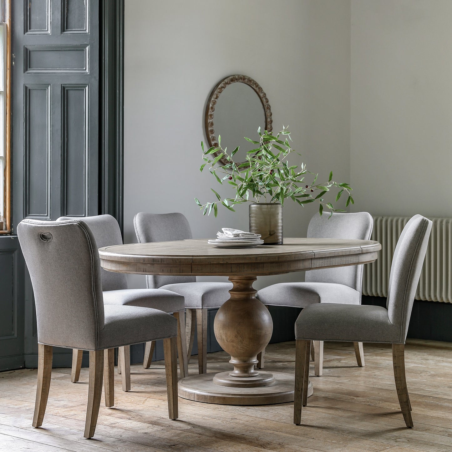 Vancouver Rnd Ext Dining Table Natural