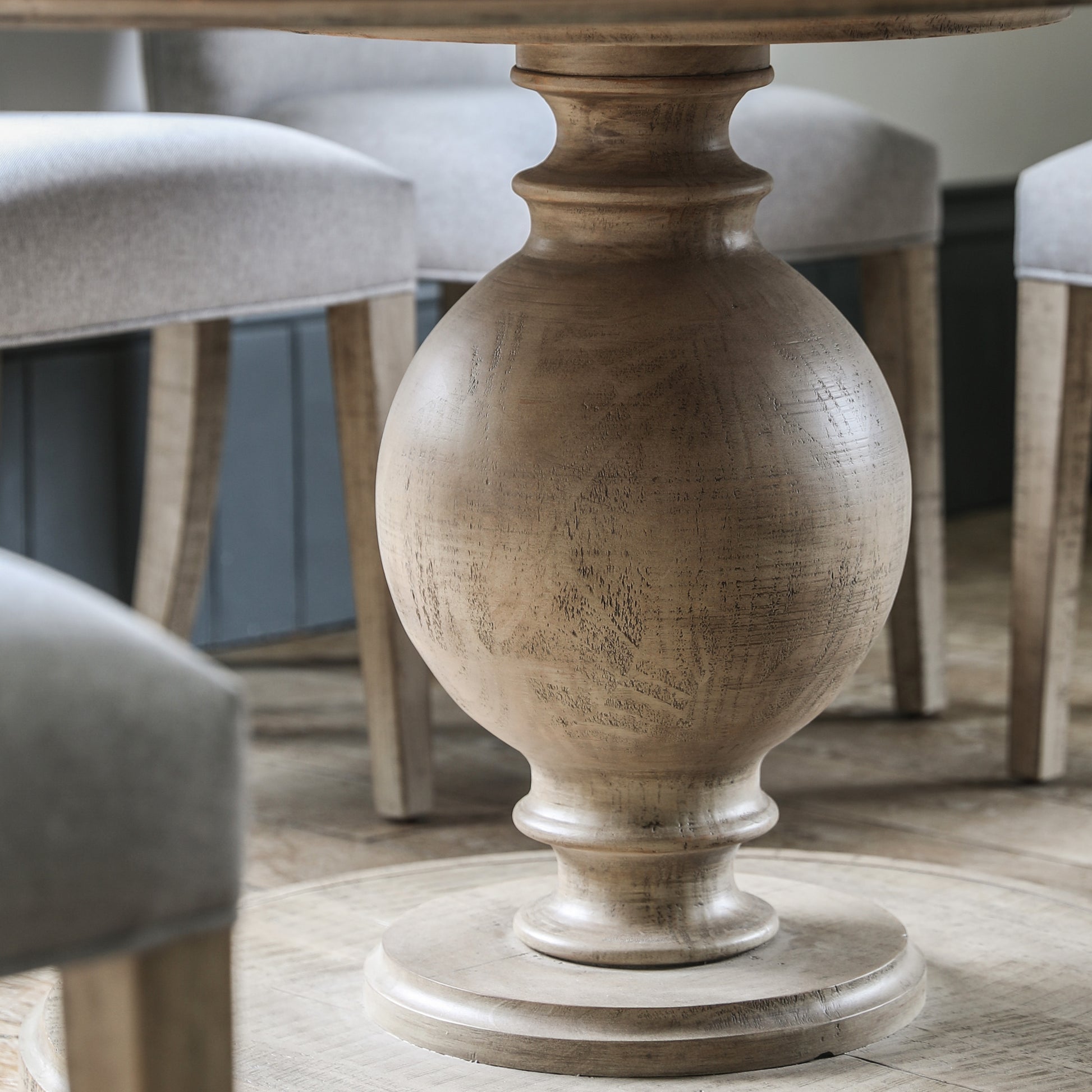 Vancouver Rnd Ext Dining Table Natural