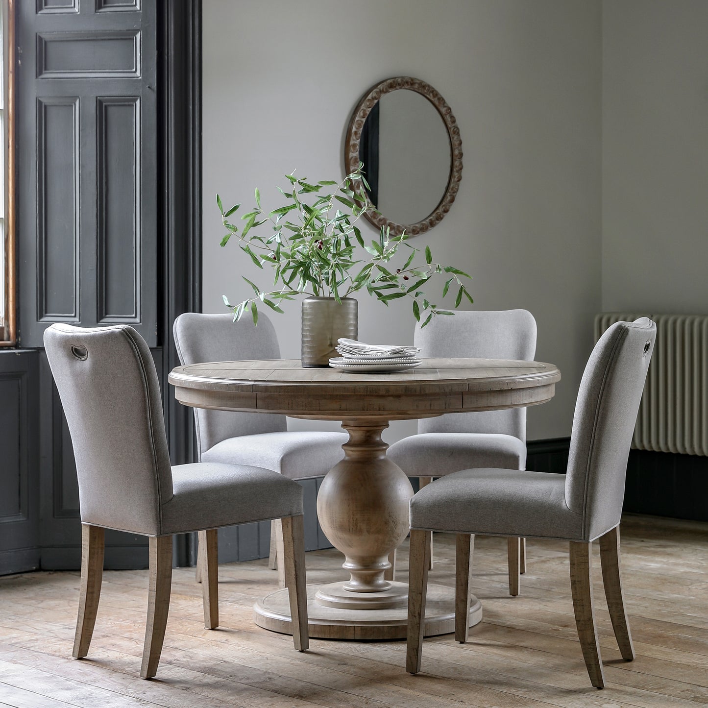 Vancouver Rnd Ext Dining Table Natural