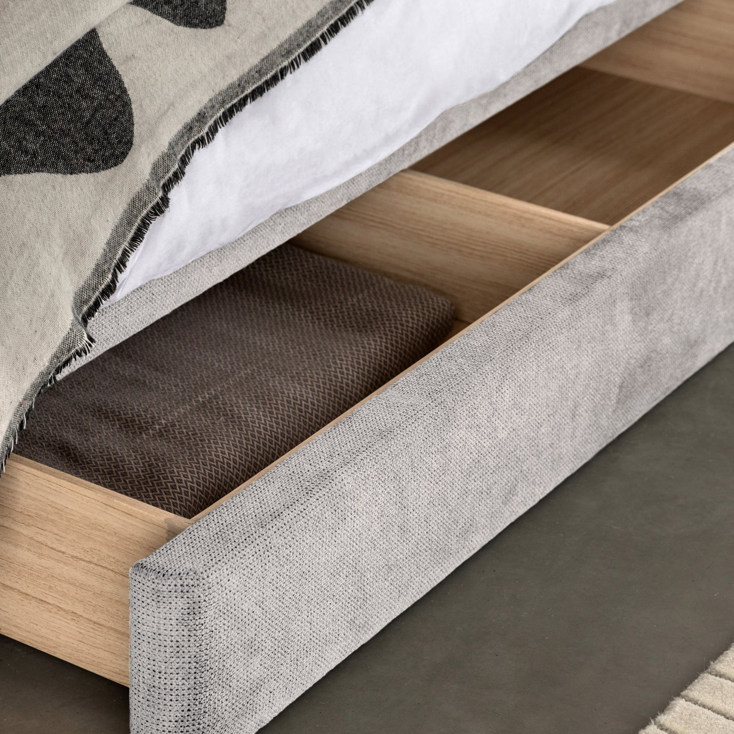 Marlowe Bed Green King