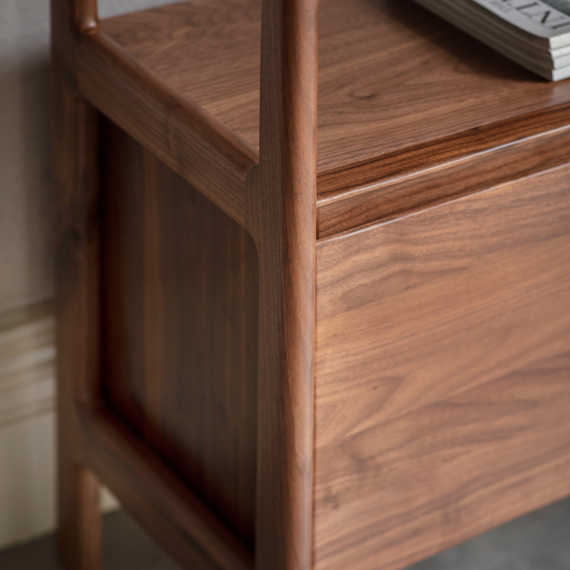 Madrid Open Display Walnut