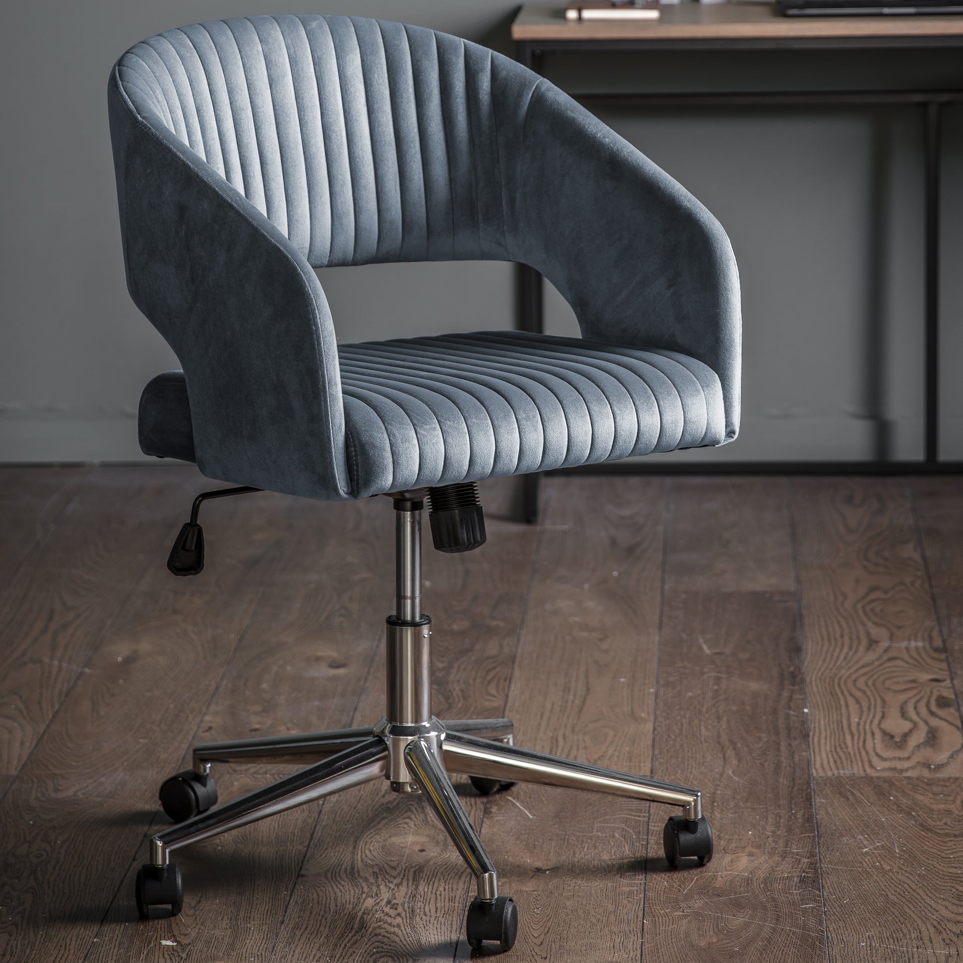 Murray Swivel Chair Velvet Grey