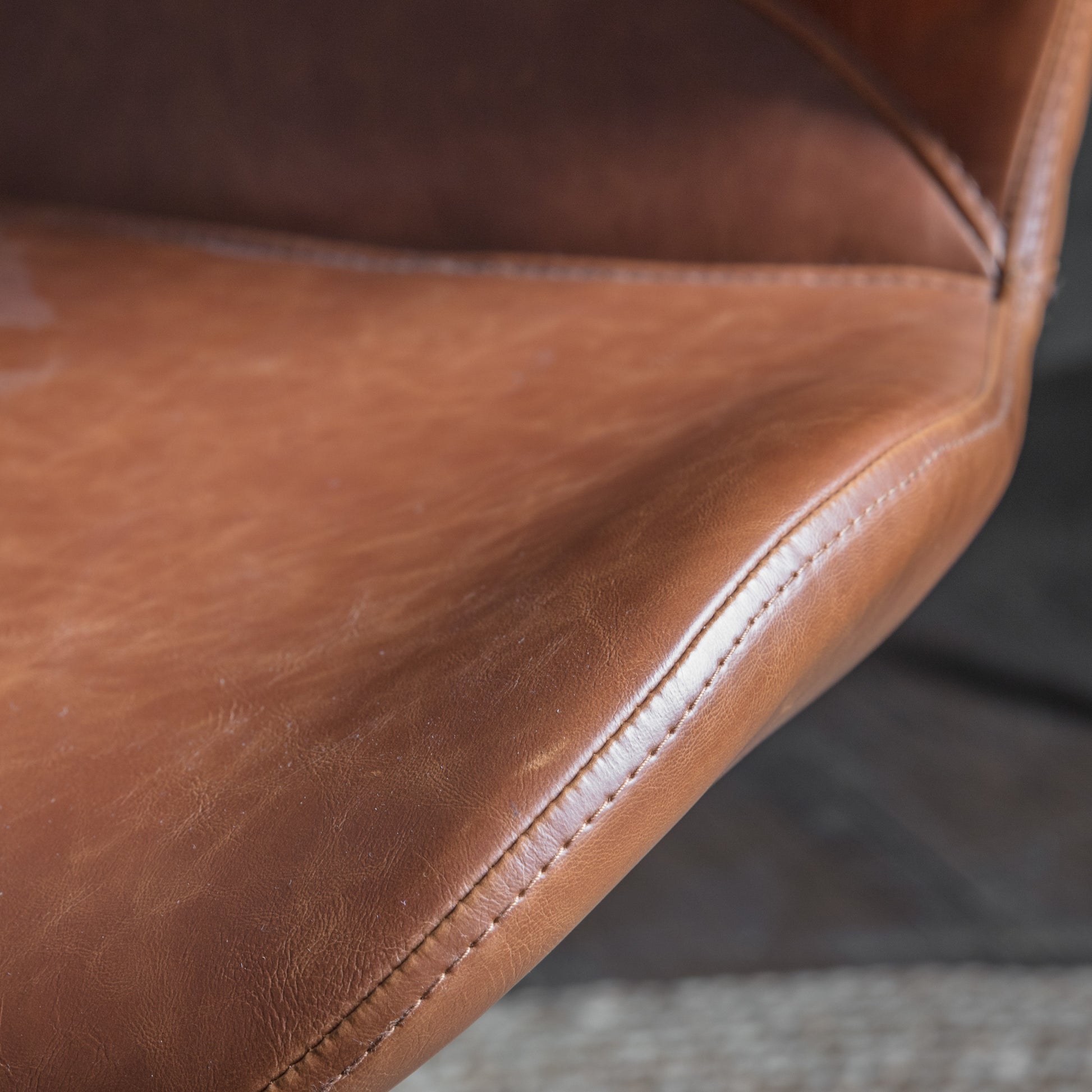 Mendel Swivel Chair Brown