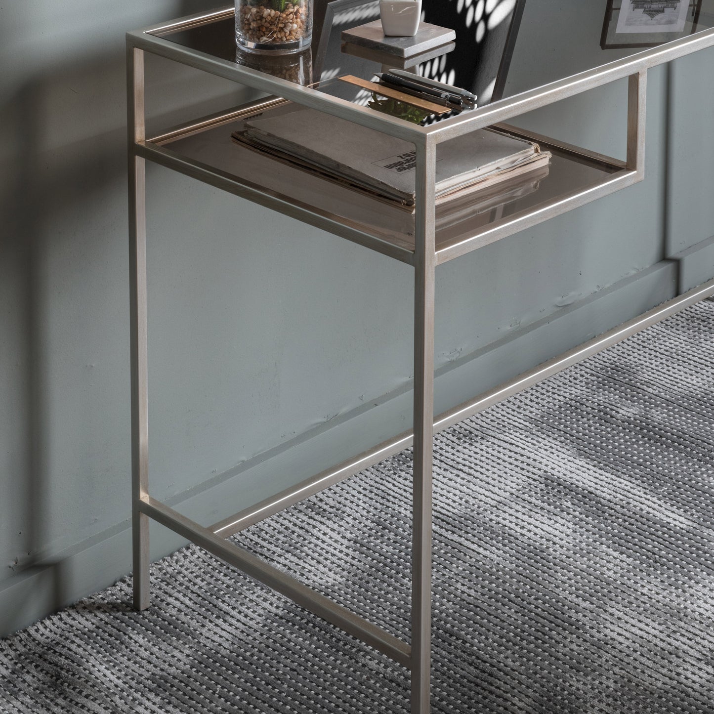 Rothbury Desk Silver Clear / Silver
