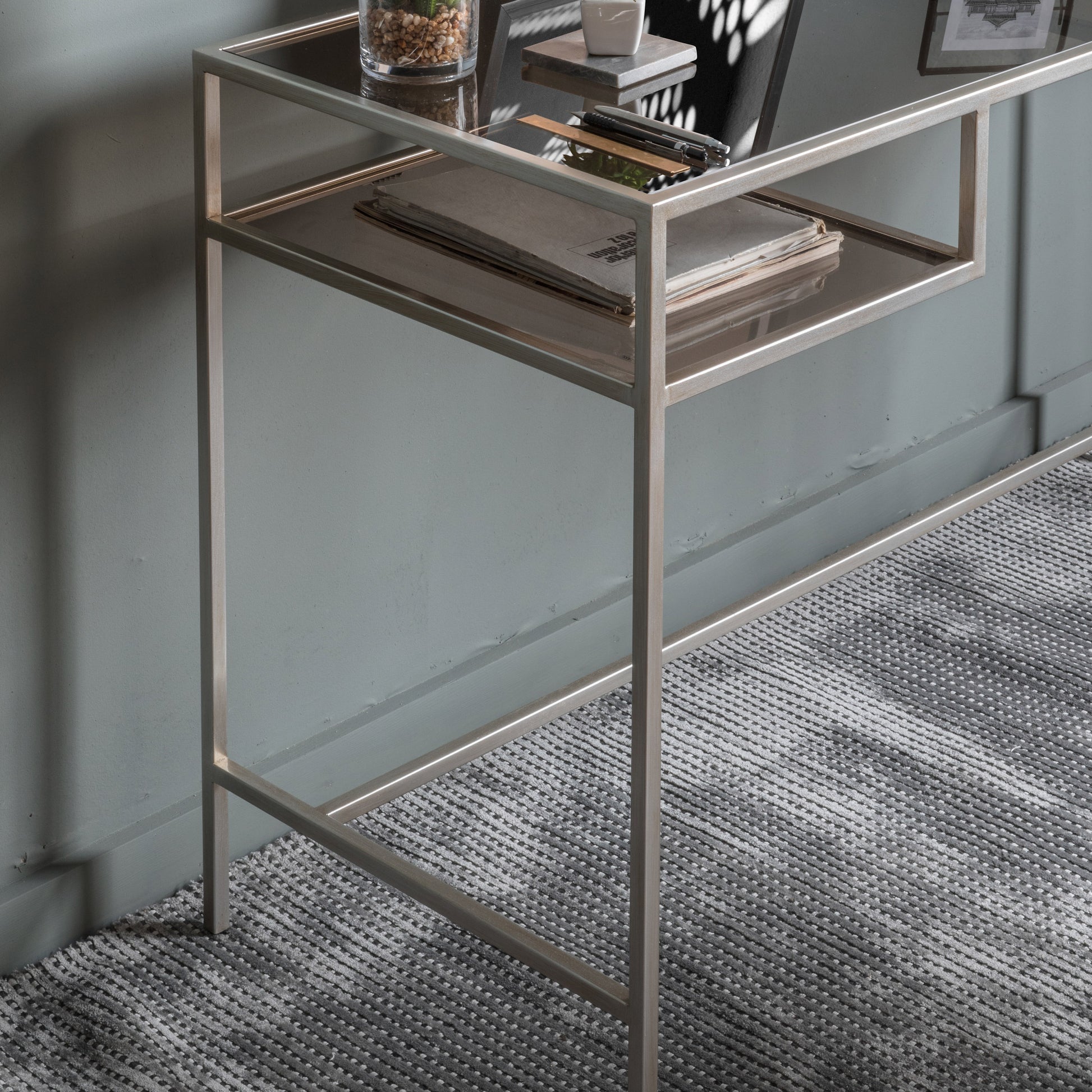 Rothbury Desk Silver Clear / Silver