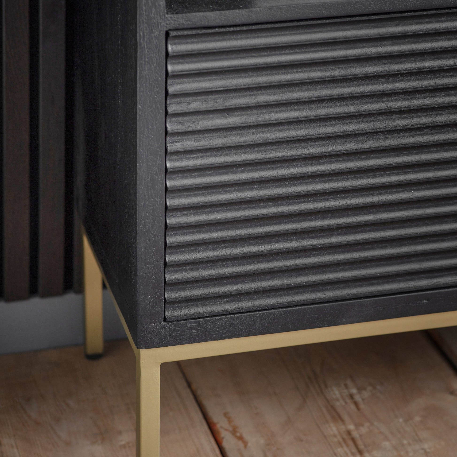 Ripple 2 Door Open Display Unit Black / Gold