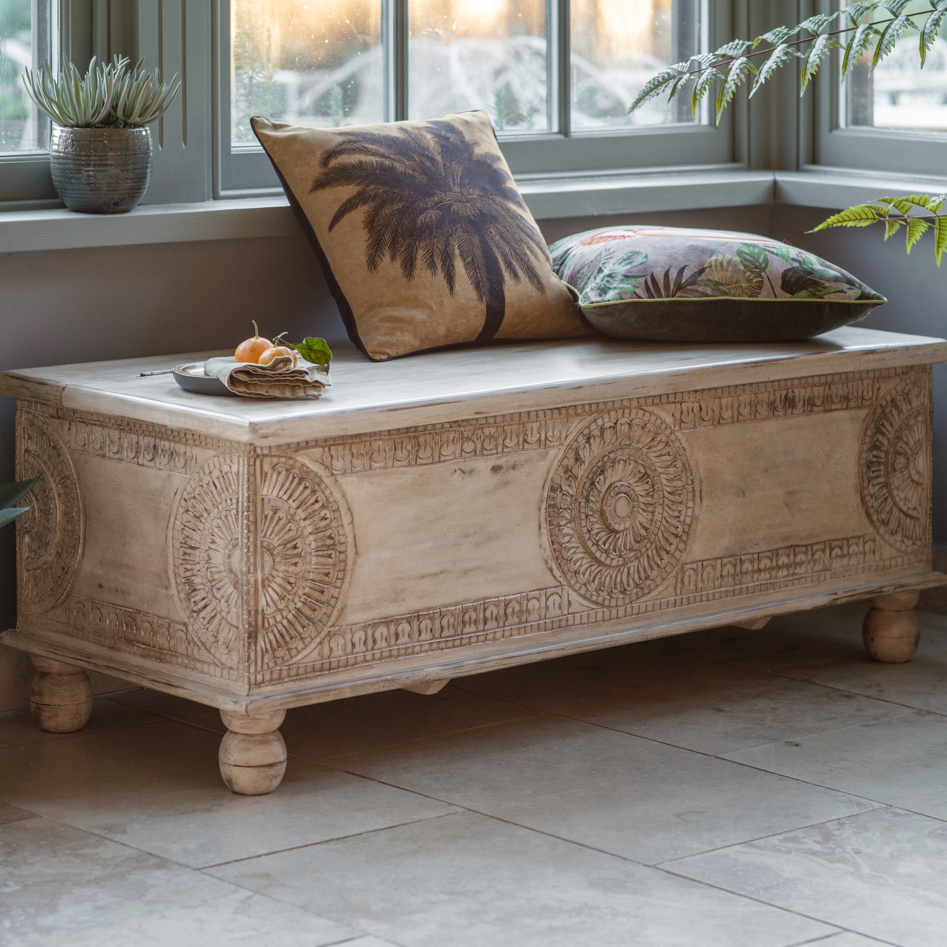 Satara Storage Table/Bench Whitewash