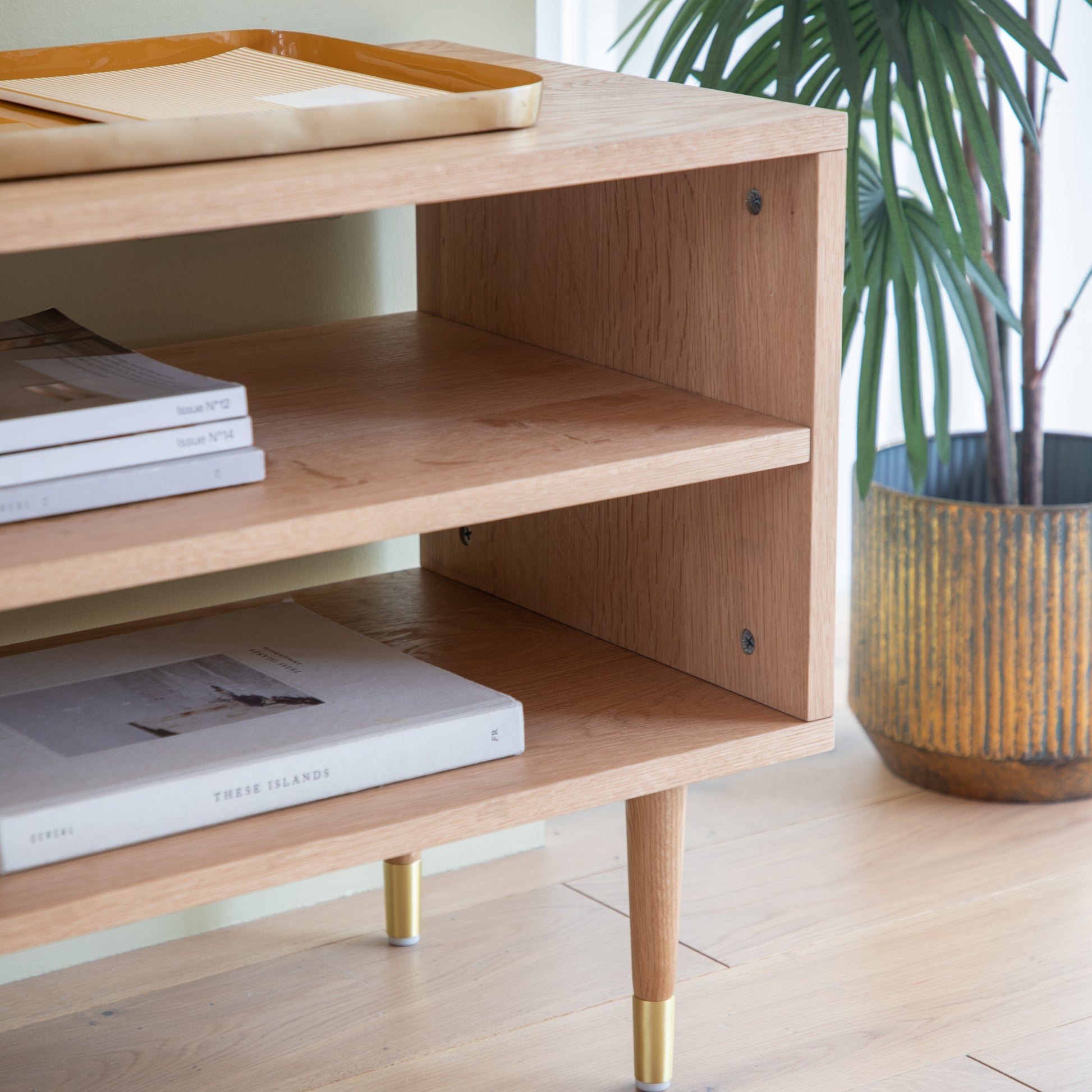 Newbury Media Unit Oak White