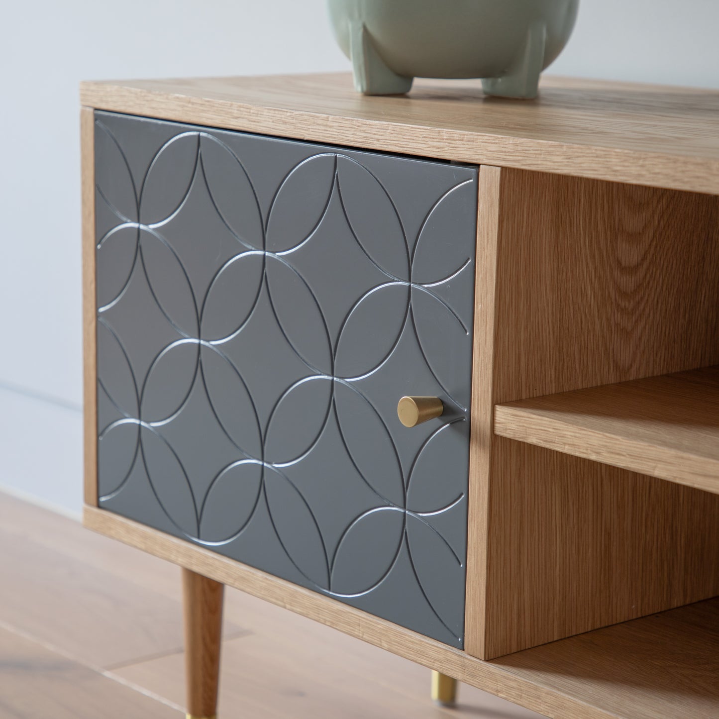 Newbury Media Unit Oak Grey