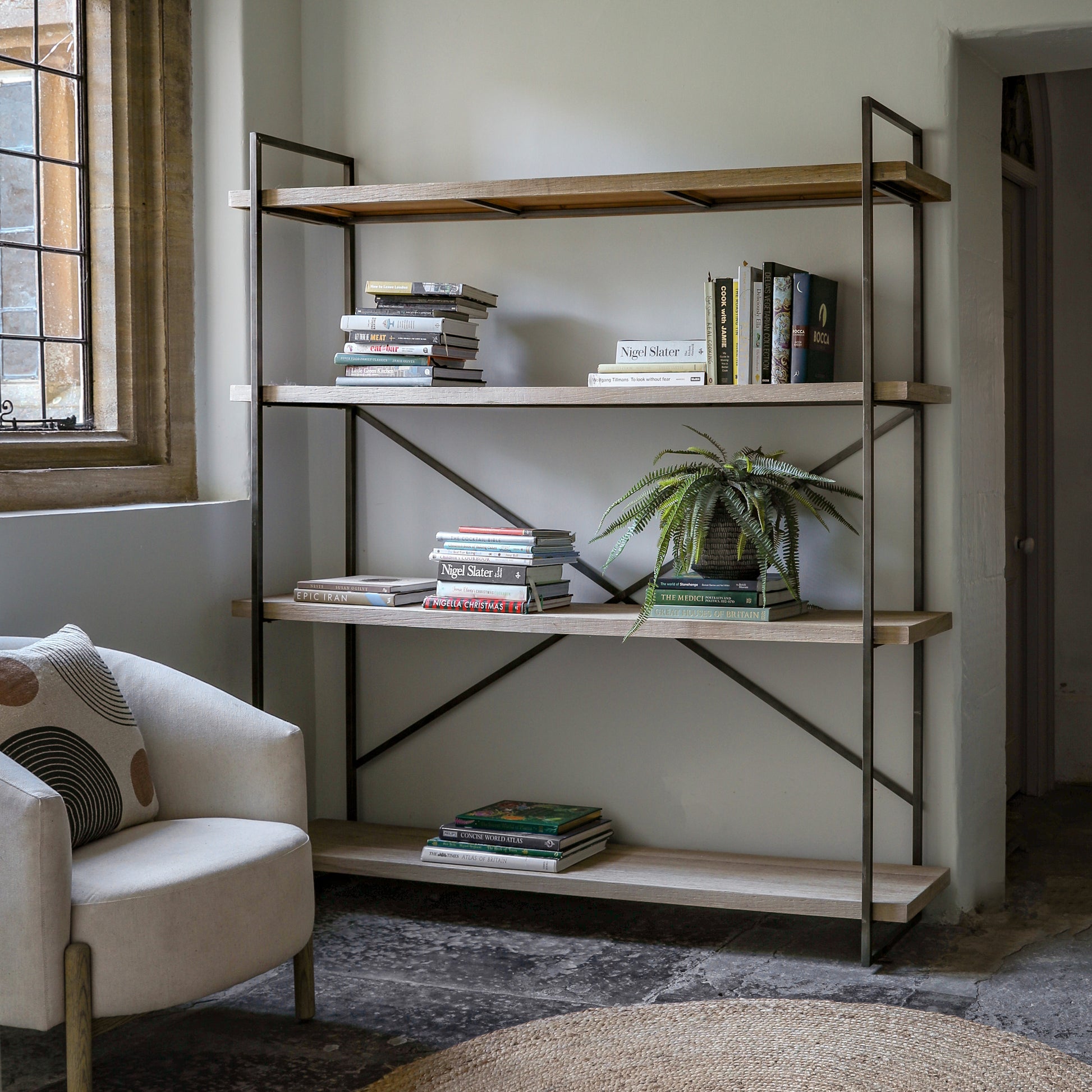 Brogdale Display Unit Black / Natural