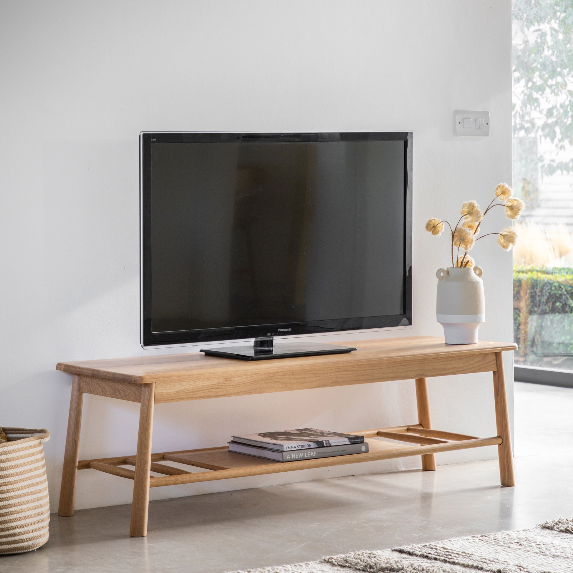 Wycombe Media Unit Oak