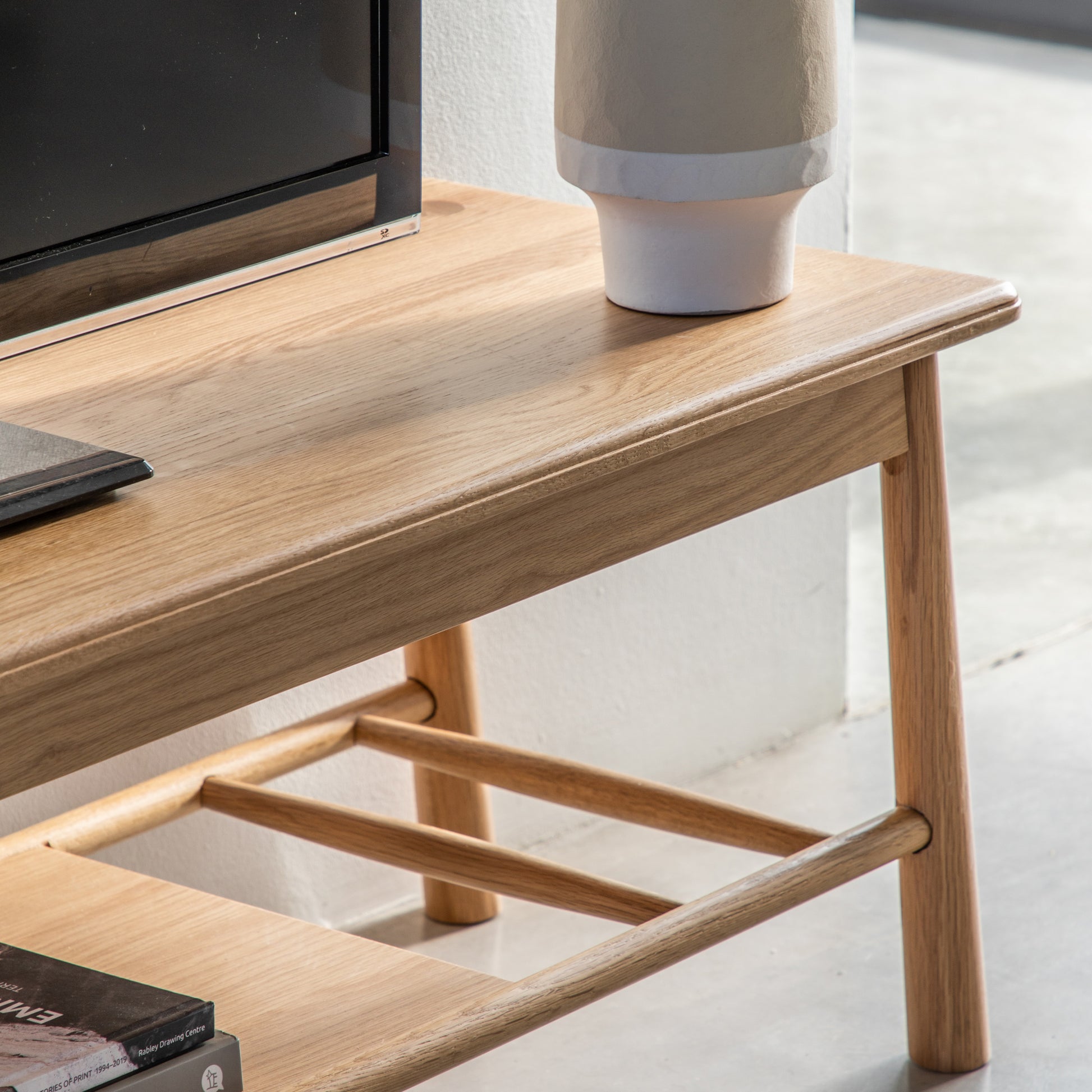 Wycombe Media Unit Oak