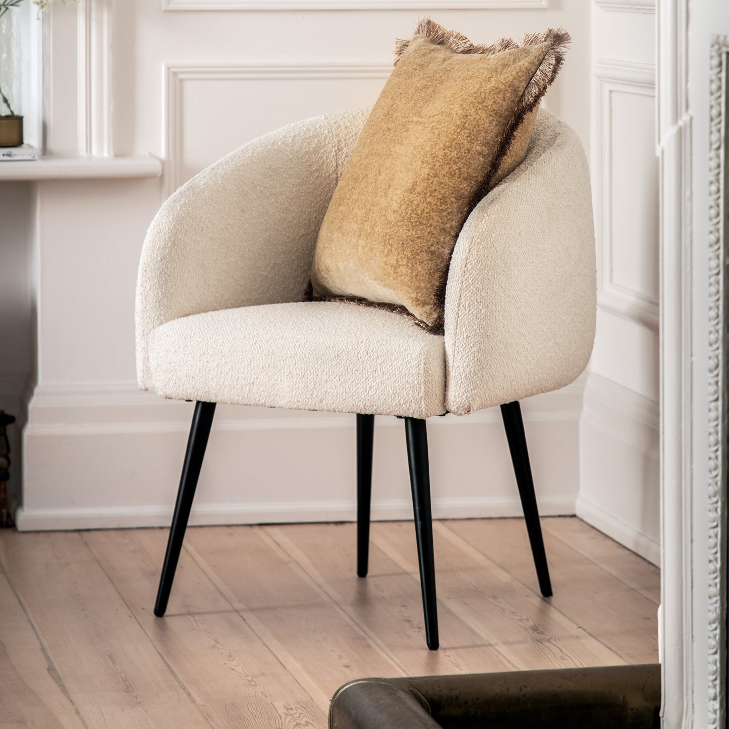 Bugatti Tub Chair Off White
